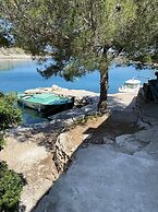 Private Hideaway in Zut Island