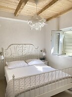 Private Hideaway in Zut Island