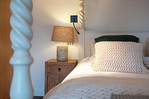 Stunning 6 BB Cottage & Annexe