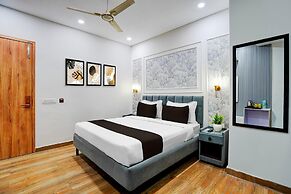 Townhouse Oak Sector 18 Metro Station