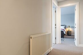 Stunning High Street Loft in Cheltenham