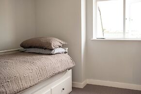 Stunning High Street Loft in Cheltenham