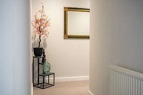 Stunning High Street Loft in Cheltenham