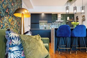 Stunning High Street Loft in Cheltenham