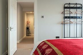 Stunning High Street Loft in Cheltenham