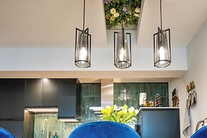 Stunning High Street Loft in Cheltenham