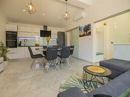 Tranquil Country Villa in Naklice