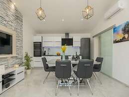 Tranquil Country Villa in Naklice