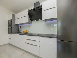 Tranquil Country Villa in Naklice