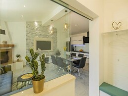 Tranquil Country Villa in Naklice