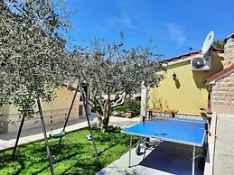 Tranquil Country Villa in Naklice
