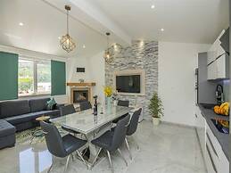 Tranquil Country Villa in Naklice
