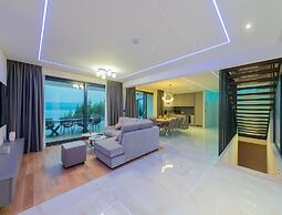 Luxury Seaview Villa With Jacuzzi