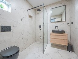 Luxury Seaview Villa With Jacuzzi