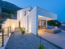 Luxury Seaview Villa With Jacuzzi