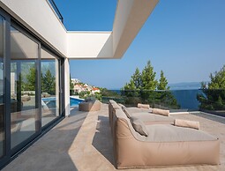 Luxury Seaview Villa With Jacuzzi