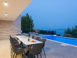 Luxury Seaview Villa With Jacuzzi