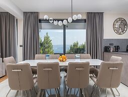Luxury Seaview Villa With Jacuzzi