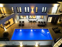 Luxury Seaview Villa With Jacuzzi