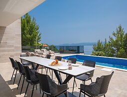 Luxury Seaview Villa With Jacuzzi