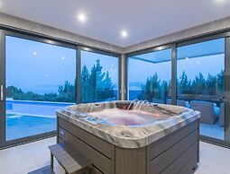 Luxury Seaview Villa With Jacuzzi
