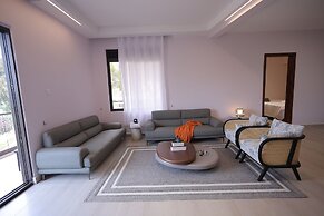 Heritage Residences-The Grey Lounge