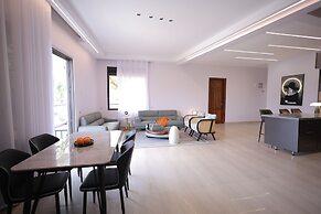 Heritage Residences-The Grey Lounge
