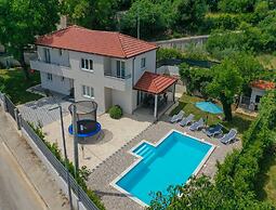 Paradise Villa in the Countryside