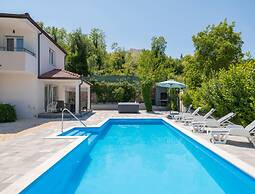 Paradise Villa in the Countryside