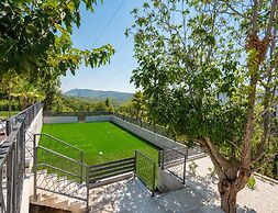 Villa Florinda With Pool Near Split