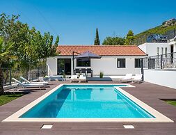 Villa Florinda With Pool Near Split