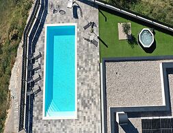 Lovrec Hillside Villa With Pool