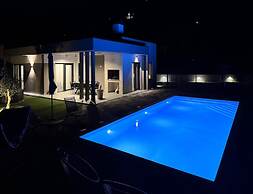 Lovrec Hillside Villa With Pool
