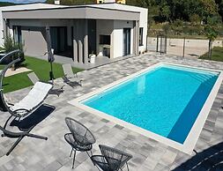 Lovrec Hillside Villa With Pool