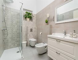 Beachvilla in Orebic With Jacuzzi