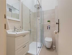 Beachvilla in Orebic With Jacuzzi