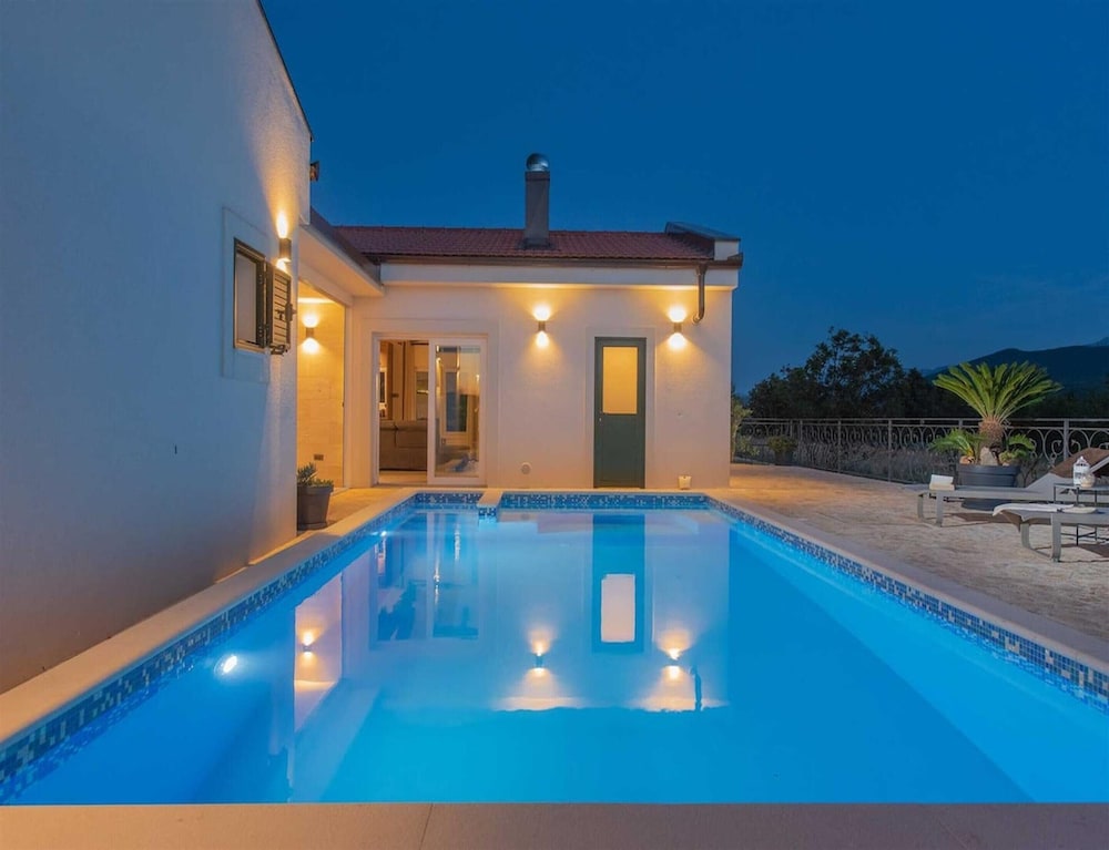 Stylish Villa in Lovrec With Sauna