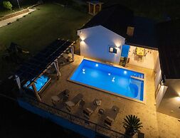 Stylish Villa in Lovrec With Sauna