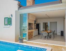 Stylish Villa in Lovrec With Sauna