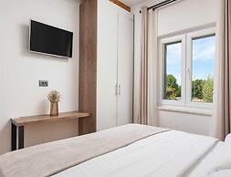 Stylish Villa in Lovrec With Sauna