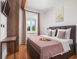 Stylish Villa in Lovrec With Sauna