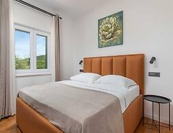Stylish Villa in Lovrec With Sauna