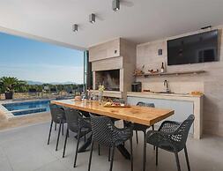 Stylish Villa in Lovrec With Sauna