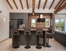 Stylish Villa in Lovrec With Sauna