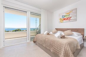Charming Seaside Villa Getaway