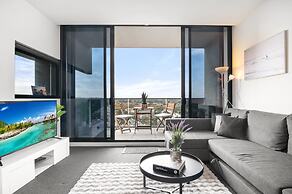 Bright 1-bed Apartment Near Beach and Cafes