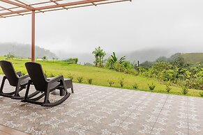 Blue Mountain Lodging Arenal