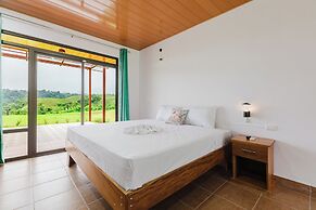 Blue Mountain Lodging Arenal