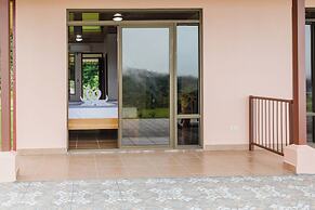 Blue Mountain Lodging Arenal