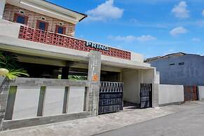 OYO 95088 Homestay Omah Pring